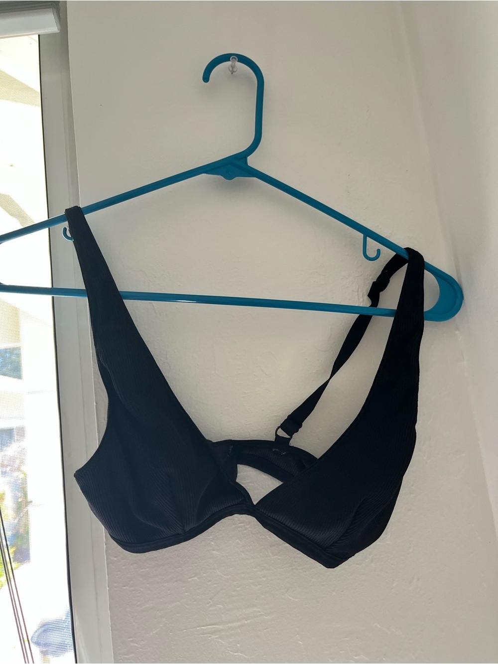 Weekday Black Ribbed Triangle Bra top - Picture 4 of 4